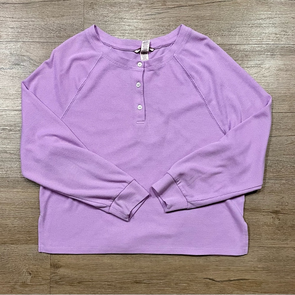 Victoria’s Secret Lilac Henley Waffle Knit Long Sleeve Size Medium Long